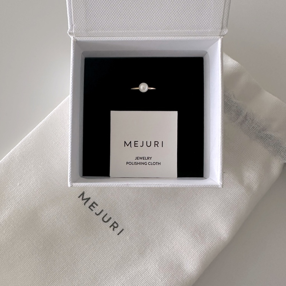 Mejuri Pearl Ring Size 6 - Picture 3 of 5